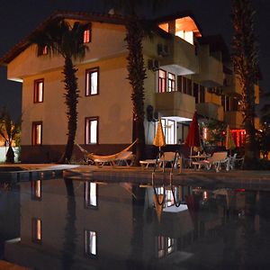 Erasmus Apart Hotel